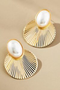 Anthropologie Ribbed Shell Pearl Earrings in Gold