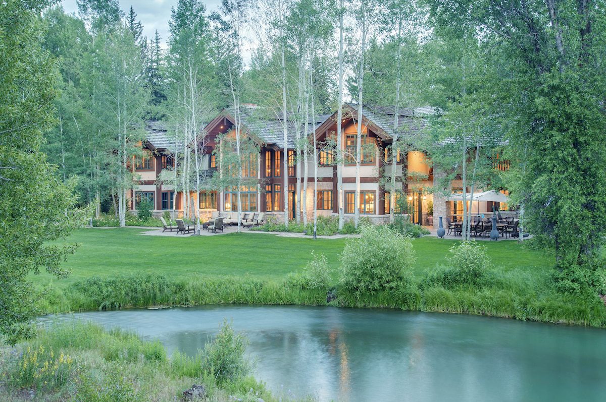 A six bedroom lodge in Jackson Hole, Wyoming sleeping eighteen